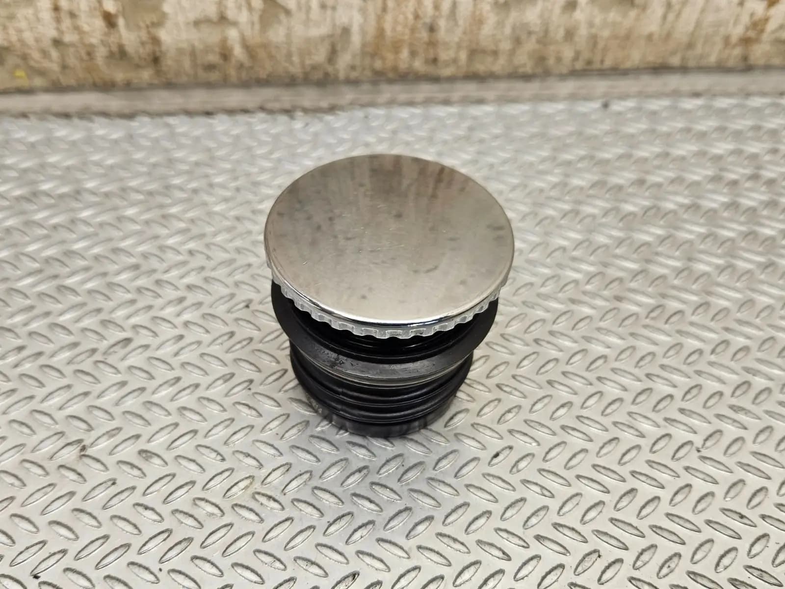 Harley Davidson XL 1200 Pop Up Fuel Tank Cap