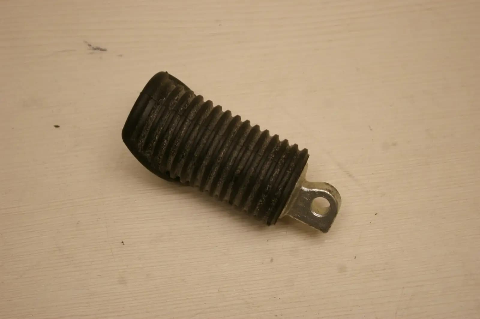 Harley Davidson FXR Chubby Mid Control Style Foot Peg / Footrest Pedal