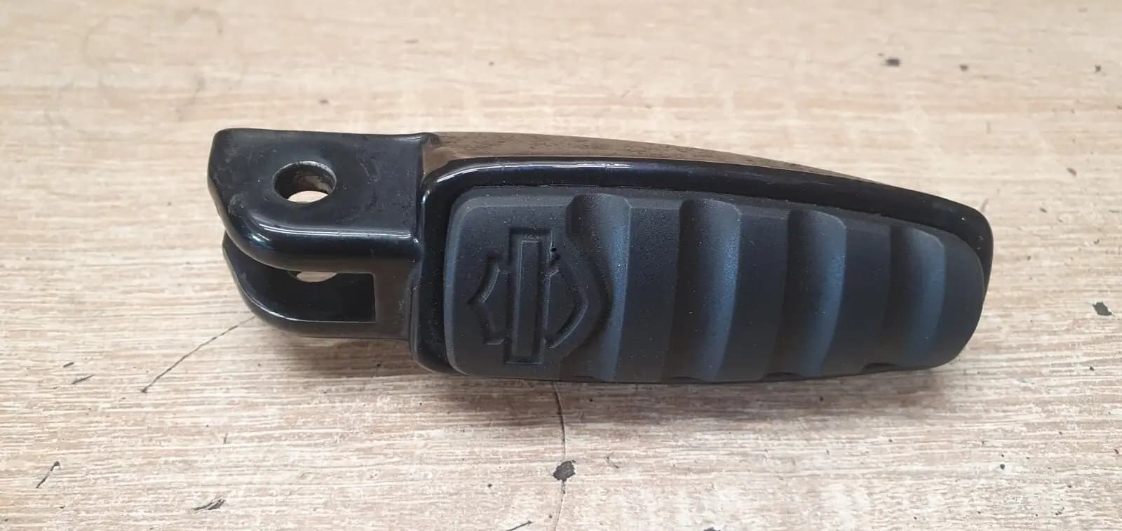 Harley Davidson FXFB Fat Bob Front Right Footrest / Peg