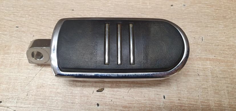 HARLEY DAVIDSON STREAMLINER FOOTPEGS / FOOT REST PEG