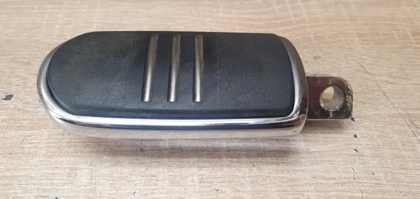 HARLEY DAVIDSON STREAMLINER FOOTPEGS / FOOT REST PEG